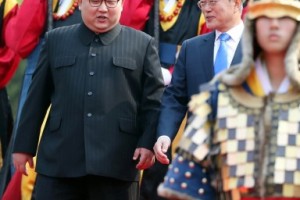 한반도 번영과 평화 위한 남북 정상, 첫 만남부터 사전 환담·오전 회담 주요 발언